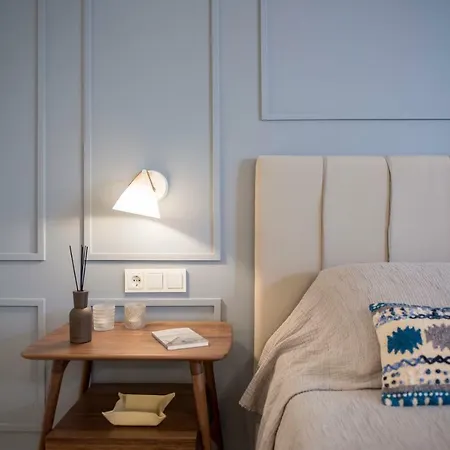 Chic At Mavilli Sq. Apartment
